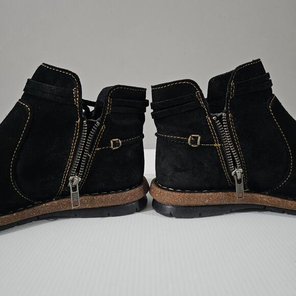 NEW Born Wynter Ankle Bootie Womens 8 Black Suede Distressed Casual Fall Winter - Picture 4 of 13